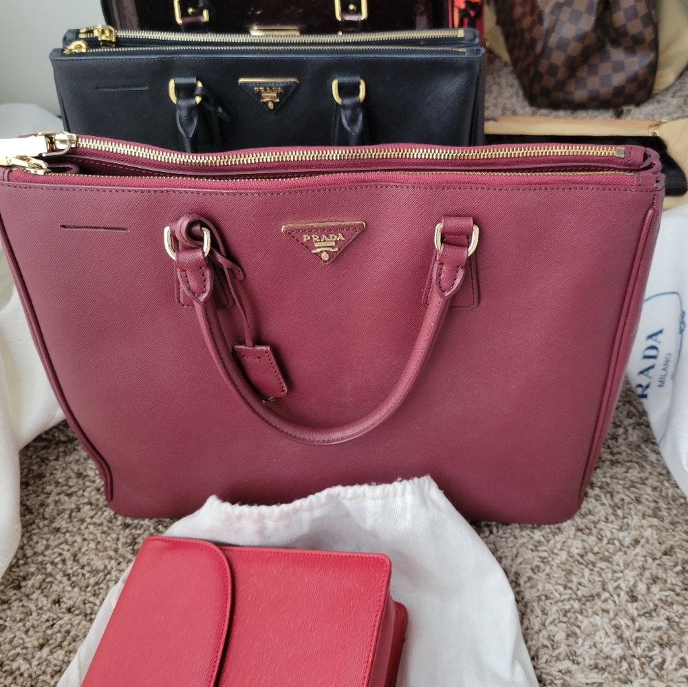 Prada Lux Saffiano XL -Maroon 🥰